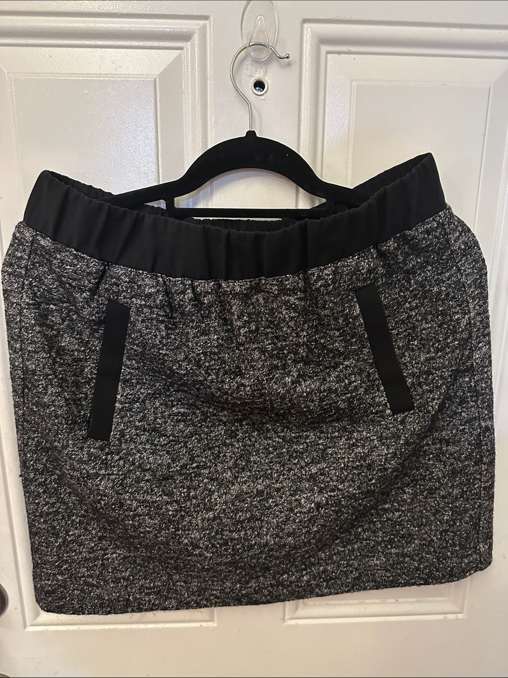 LOFT Black and Gray Tweed Mini Skirt NWT size M Medium dark academia skirt